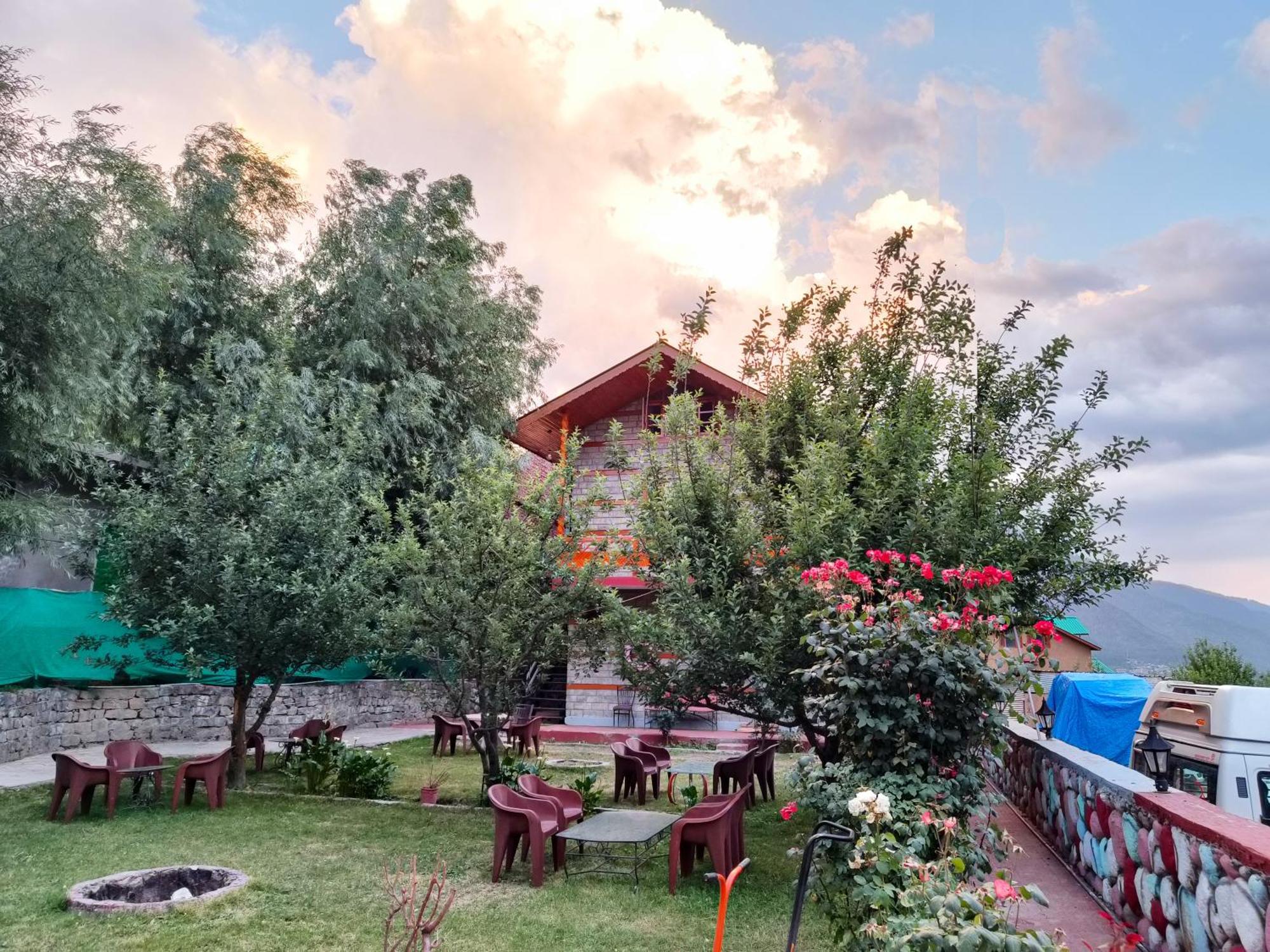 Melody Orchard Cottage Jagatsukh Exteriör bild